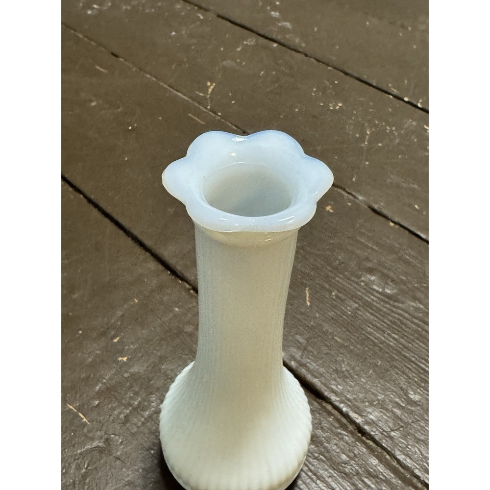 Randall Vintage Milk Glass Ribbed with Flower Petal Lip Bud Vase Mid Century - Picture 2 of 4